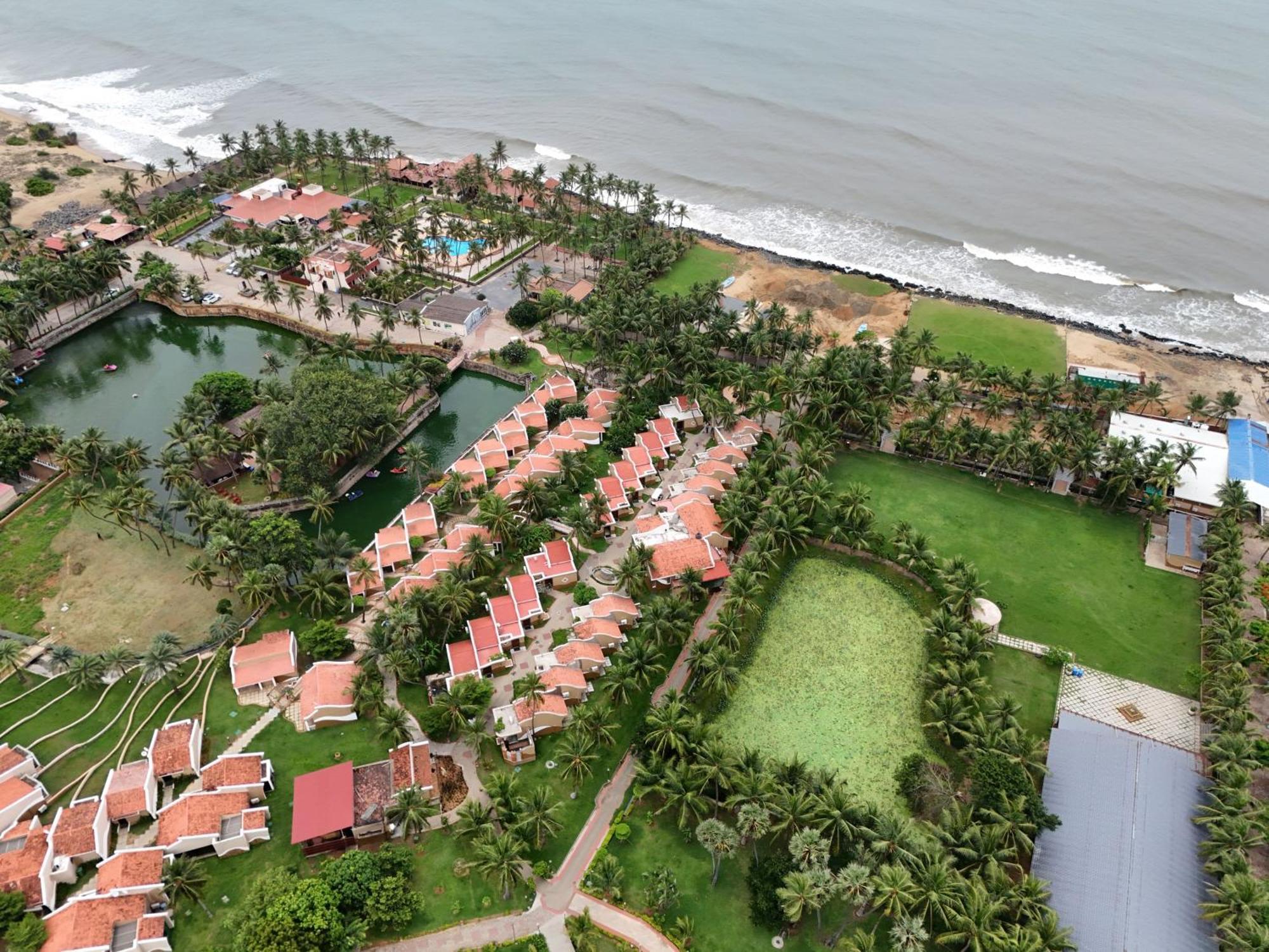 Mgm East Coast Road Resort 4*